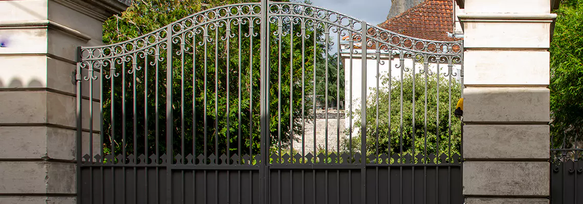 Wooden Swing Gate Repair in Jacksonville, FL